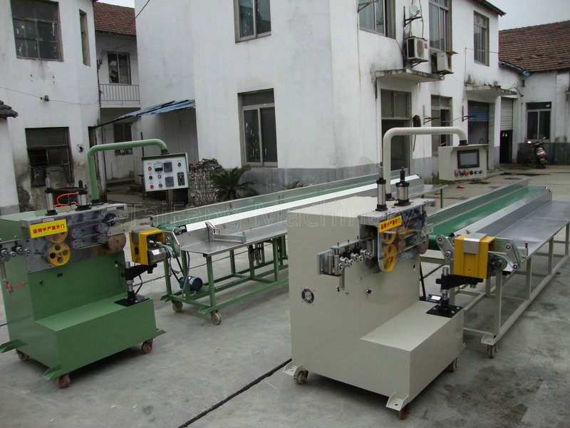 全自動高速裁斷機操作視頻講解大全，提升生產效率的必備指南